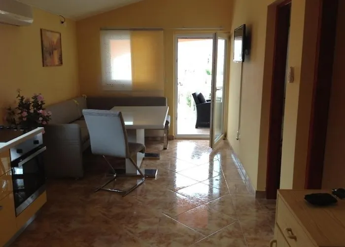 Apartment By The Sea - 11534 Vir