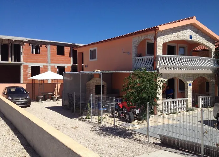 Apartment By The Sea - 11534